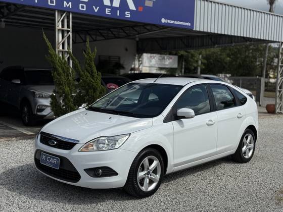FORD FOCUS 1.6 GLX 16V FLEX 4P MANUAL FORD FOCUS 1.6 GLX 16V FLEX 4P MANUAL